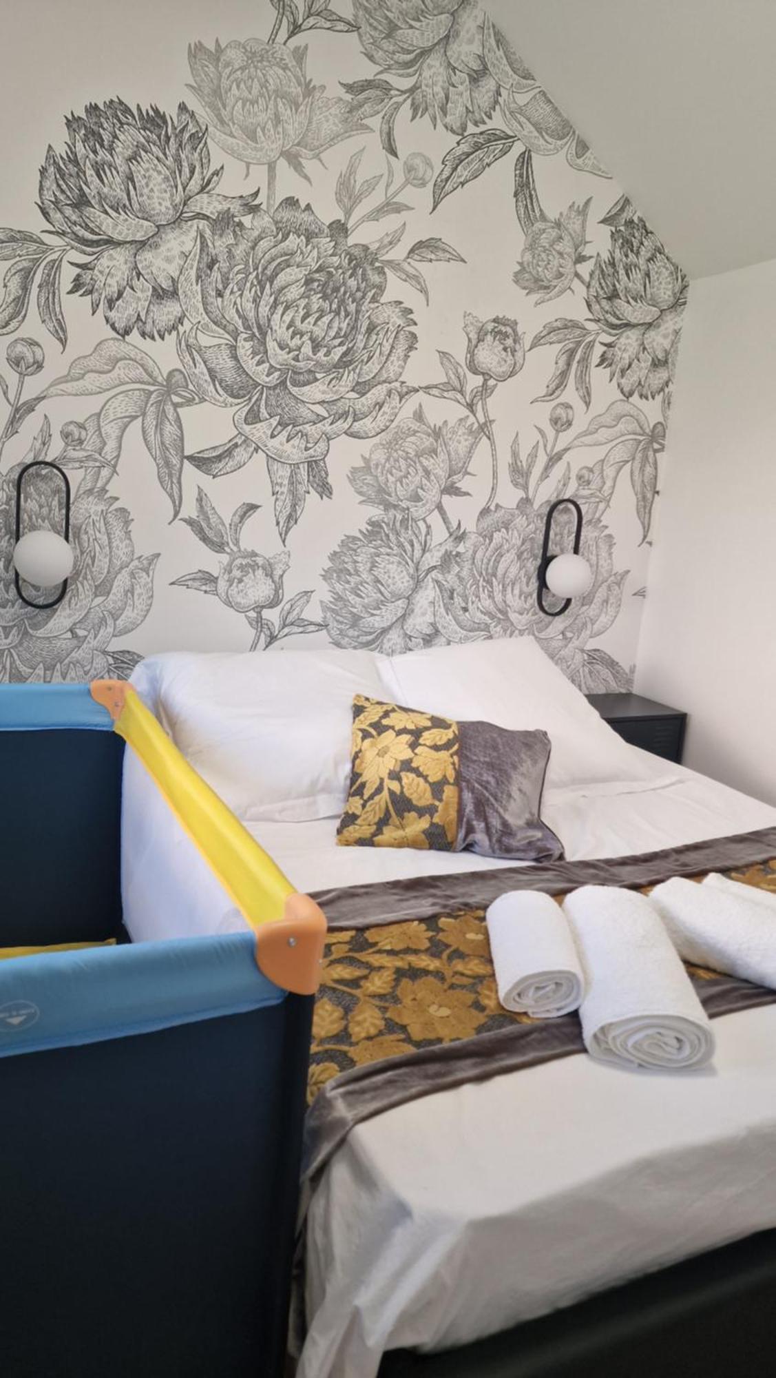 La Rose Blanche Apartment
