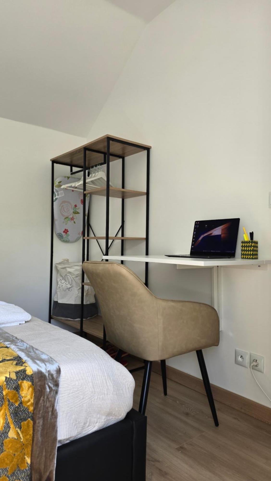 La Rose Blanche Apartment *